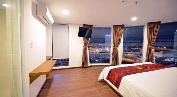 Дананг: La Beach Hotel