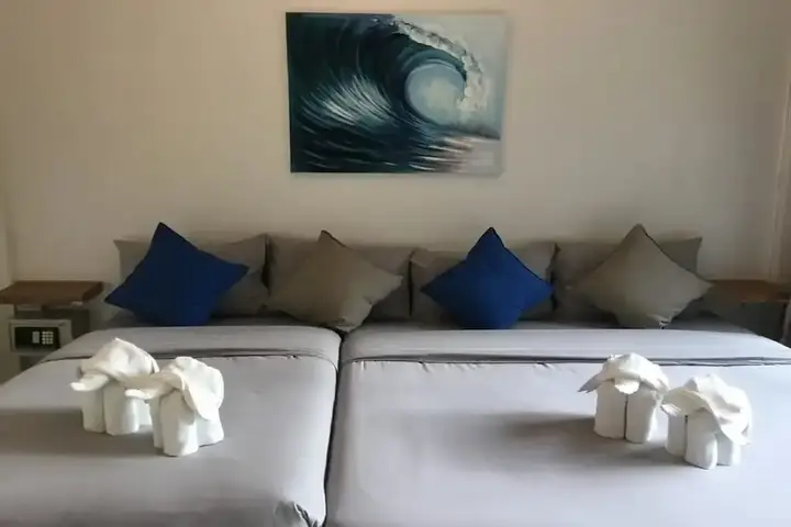 Ко Самет: Samed Big Whale