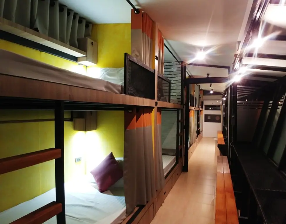 Накхонситхаммарат: Green House Neo-Resotel