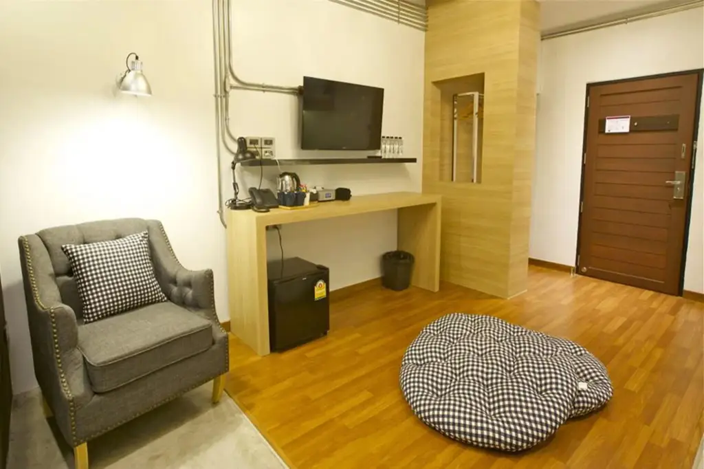 Накхонситхаммарат: The Plug Hotel