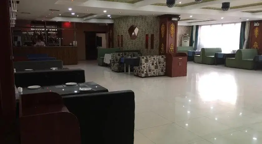 Алматы: Golden Dragon Hotel und Restaurant