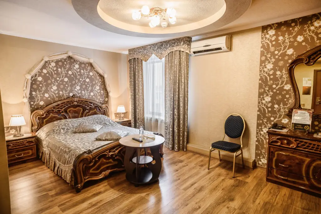 Брянск: Отель Гостиный Дом 4*