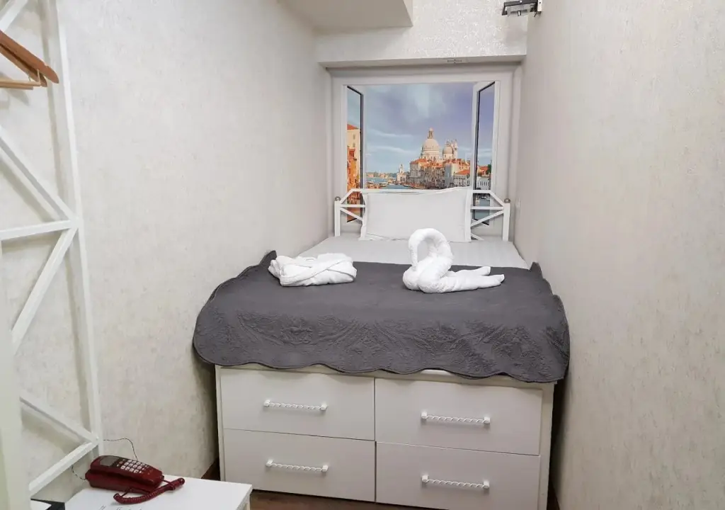Алматы: L.E.S. Hostel