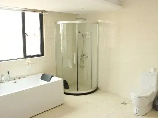 Ухань: Wuhan Chuyuan Hotel (Zhongnan Road Metro Station)