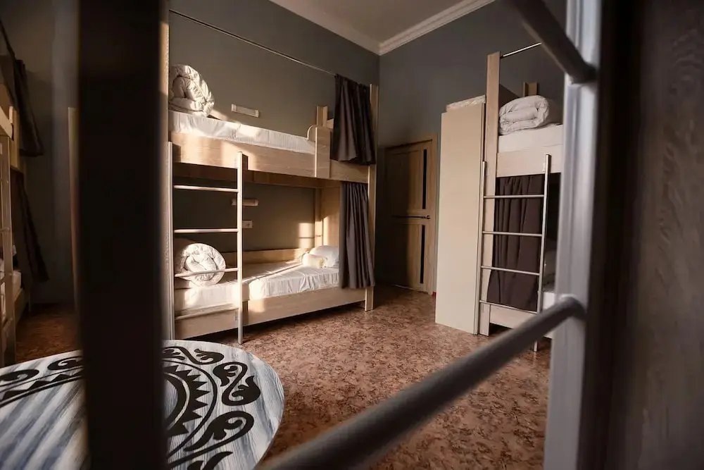 Алматы: Mountain Road Hostel