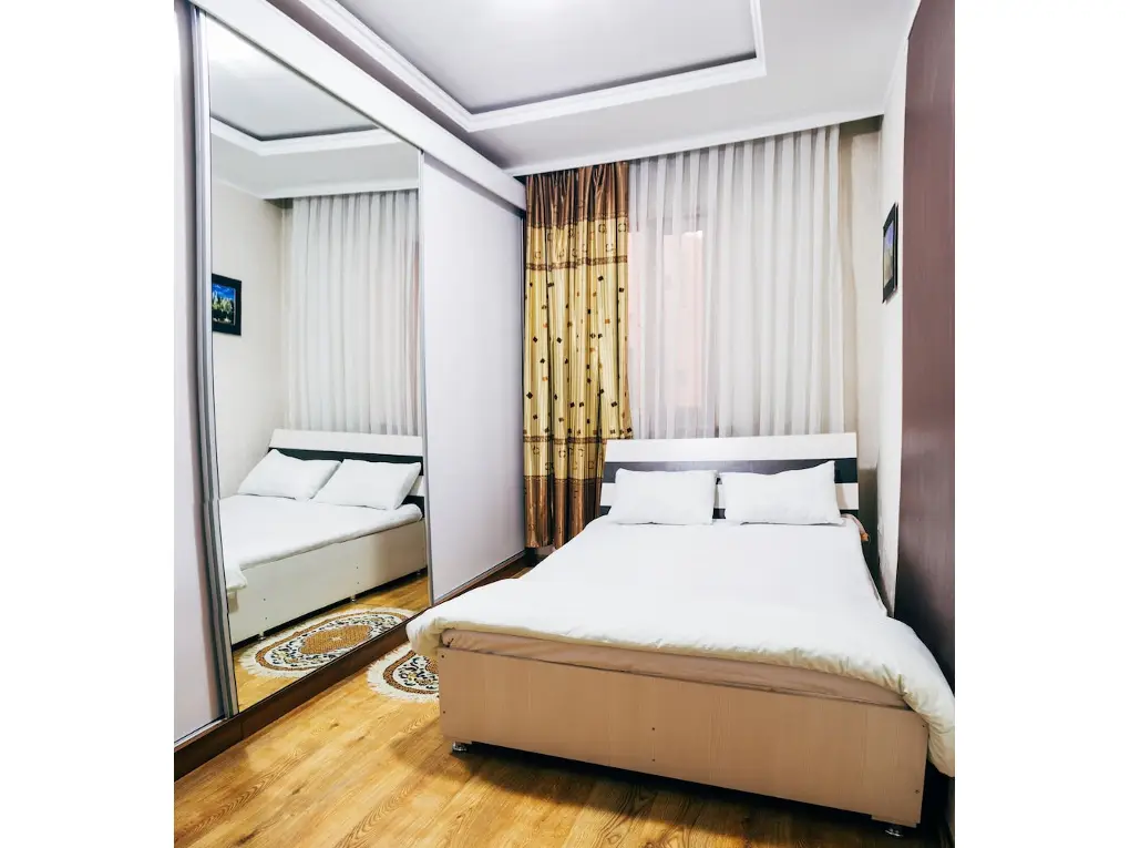 Алматы: World Travelers Hostel