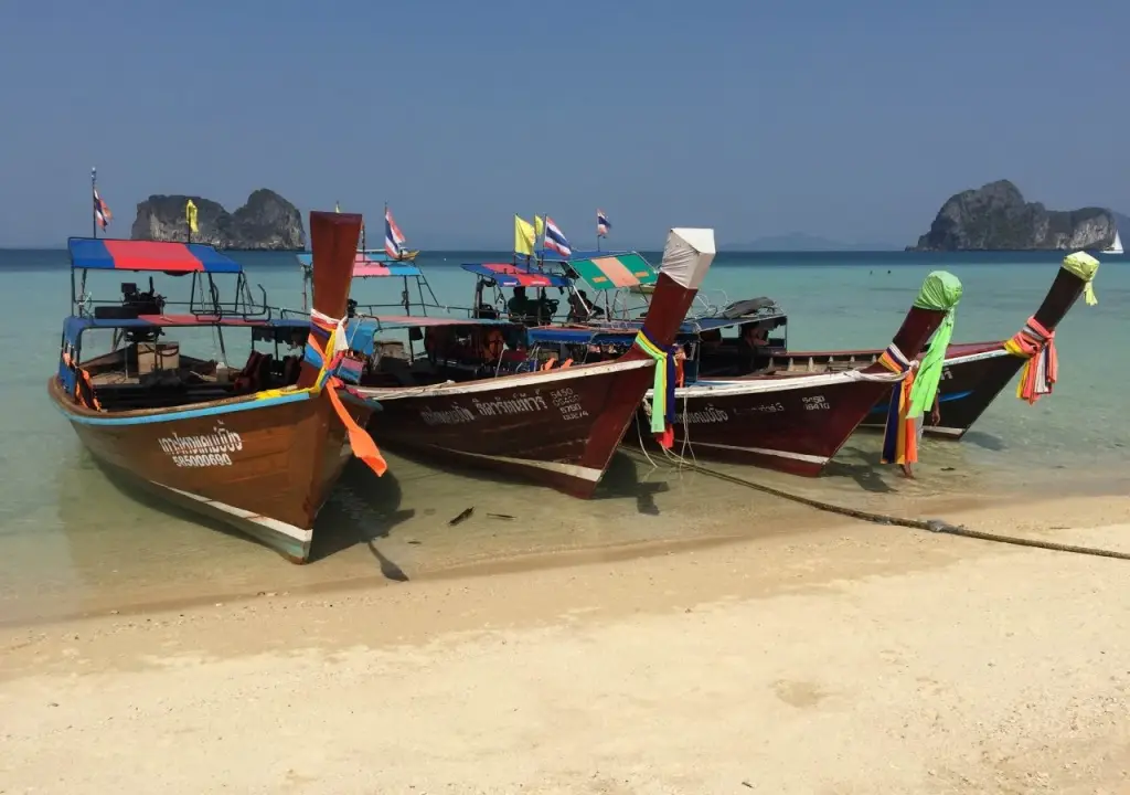 главный пляж: Koh Ngai Camping Restaurant