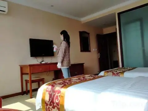 Tianyi Holiday Hotel — фото 1