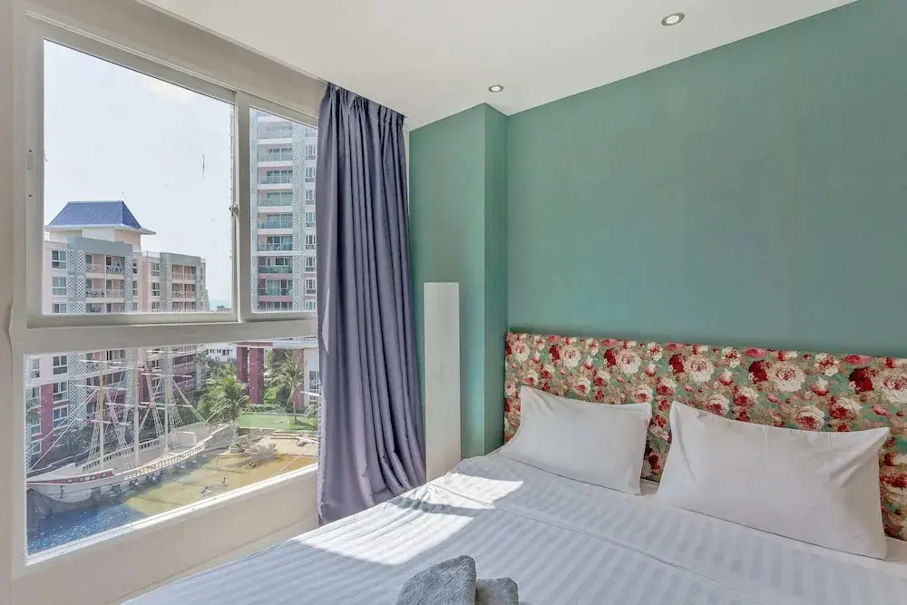 Паттайя: Grande Carribean sea view apartments Jomtien beach