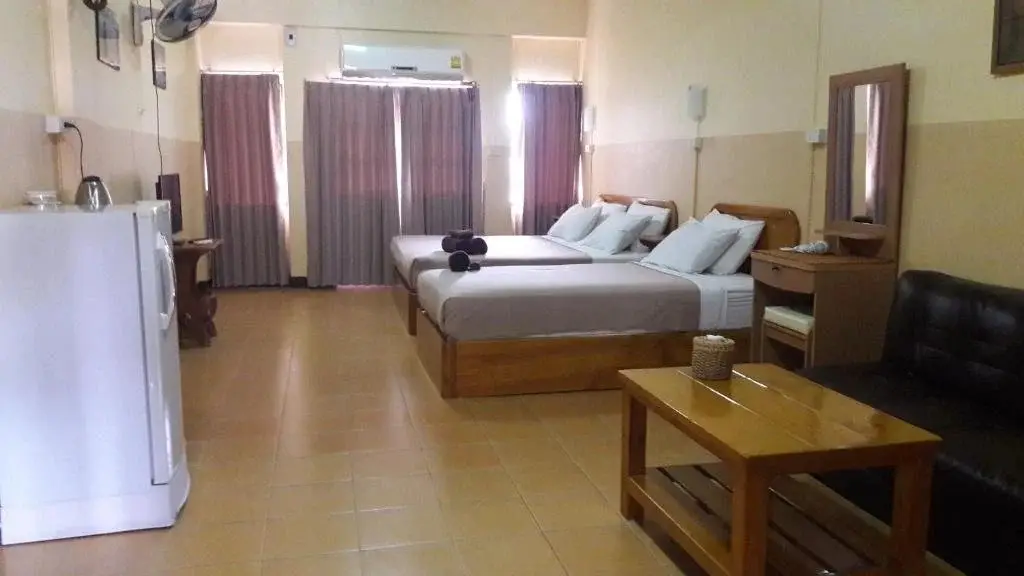 Чиангмай: Funky Monkey Guesthouse & Tours