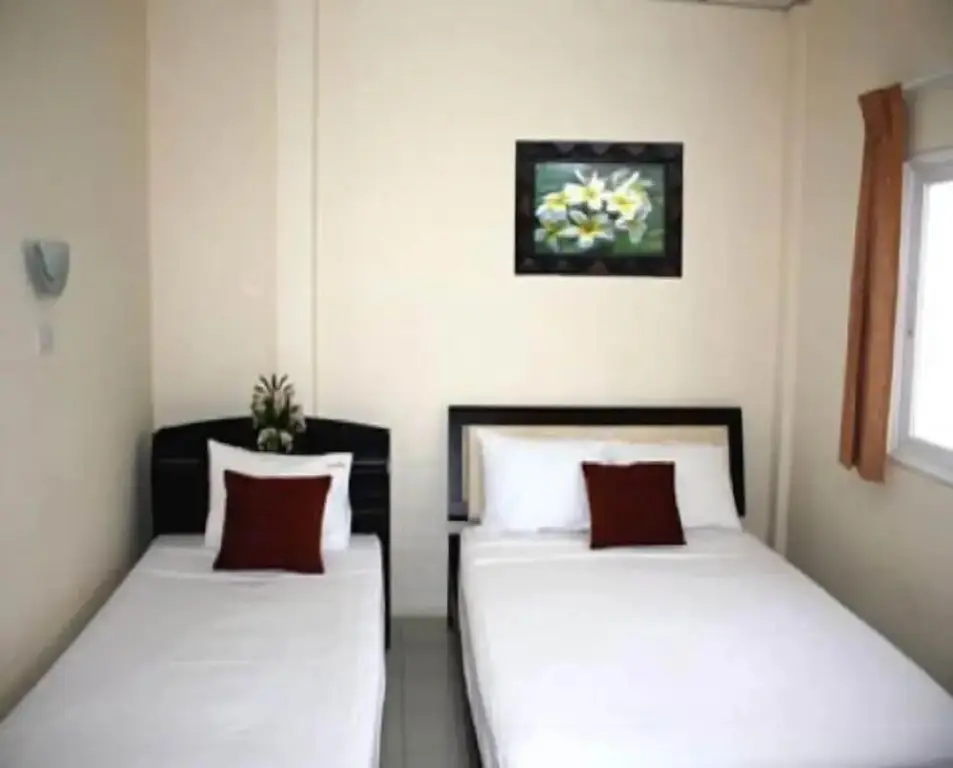 Пхукет: Enjoy Hotel
