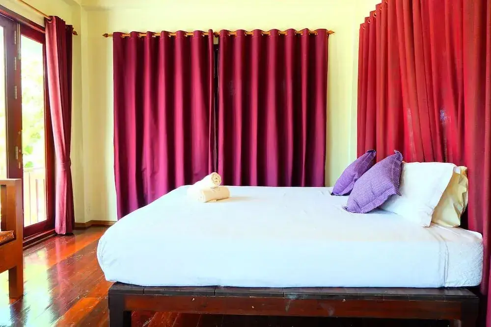 Накхонситхаммарат: Tree Home Plus Home Stay
