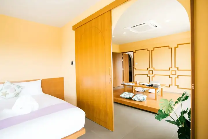 Краби: ROYAL PINEAPPLE HOTEL | A Welcome to Wealth and Good Fortune
