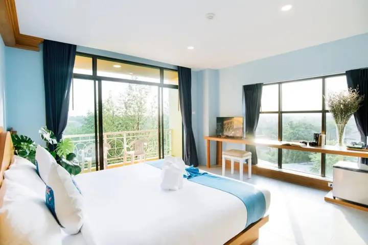 Краби: ROYAL PINEAPPLE HOTEL | A Welcome to Wealth and Good Fortune