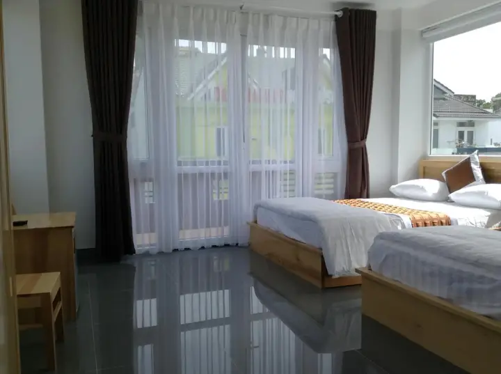 Далат: Mr Rot's Secret Hotel