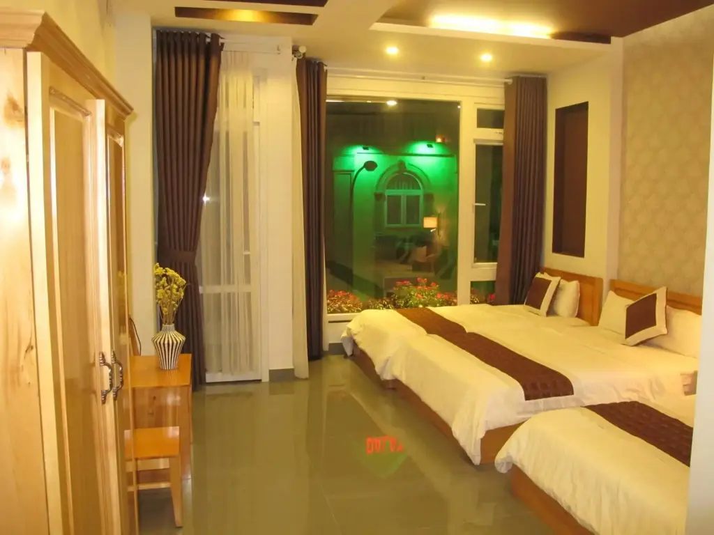 Далат: Mr Rot's Secret Hotel