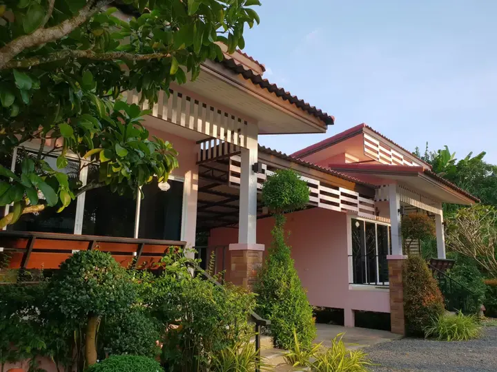 Санамчай: Baan Suan Meetang Resort