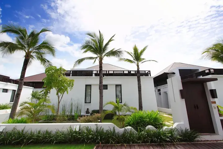 Чакпхонг: The Oriental Beach Pool Villa & Village