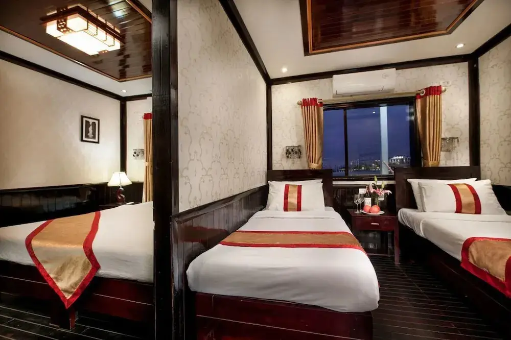 Halong Moonlight Cruises — фото 1