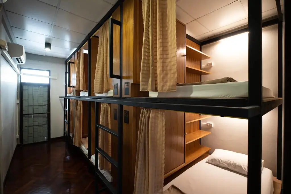 Бангкок: OYO 612 Hansa Hostel