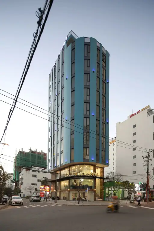 Menora Premium Da Nang — фото 1