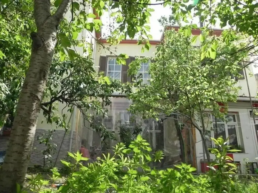 Lotus Garden Hostel — фото 1