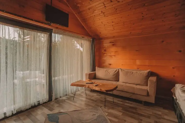 Янык: Adesa Bungalow Hotel