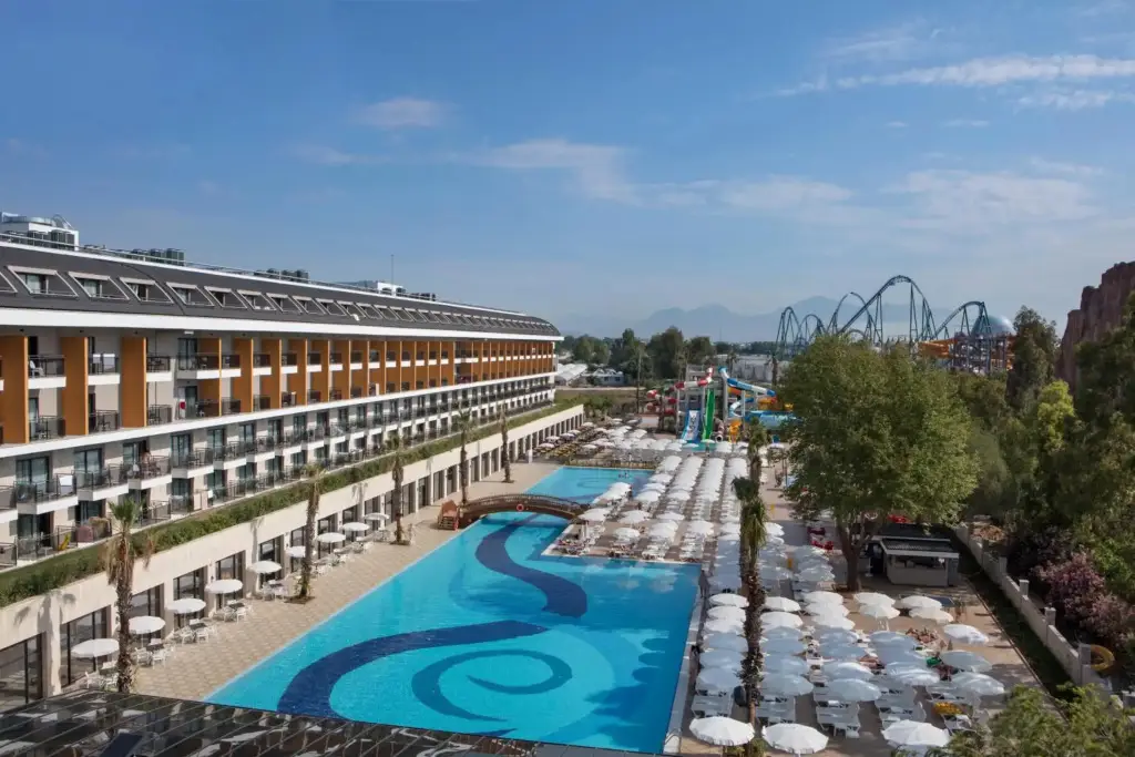 Курортный отель Aydinbey Queen's Palace & Spa - Ultra All Inclusive — фото 1
