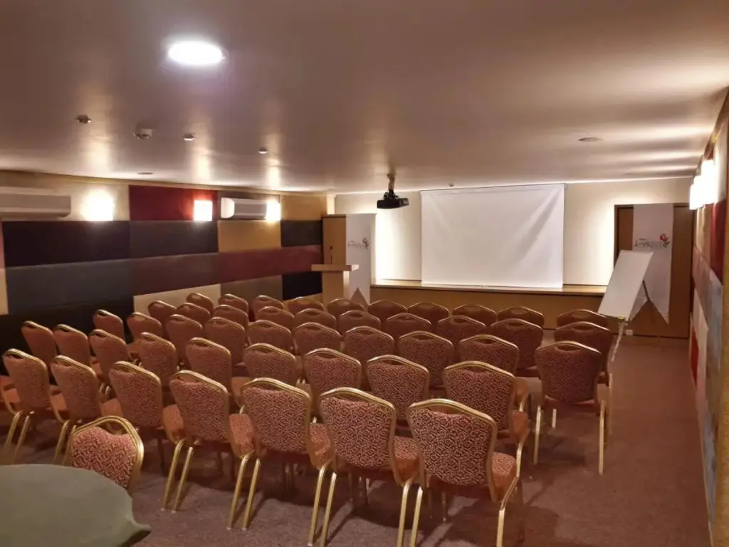 Кайели: Hotel Lazlakar