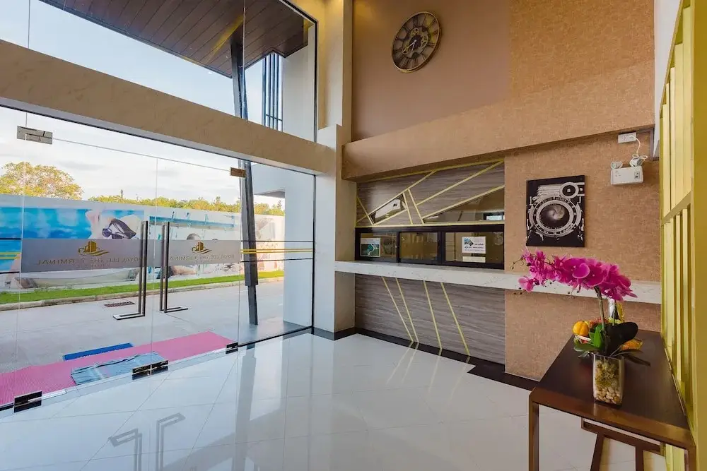 Муанг: Royal Lee The Terminal Phuket Condominium by Cullinan R.