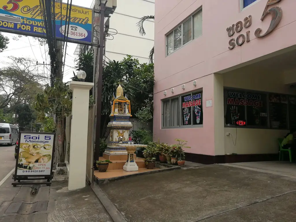 Soi 5 Apartment — фото 1