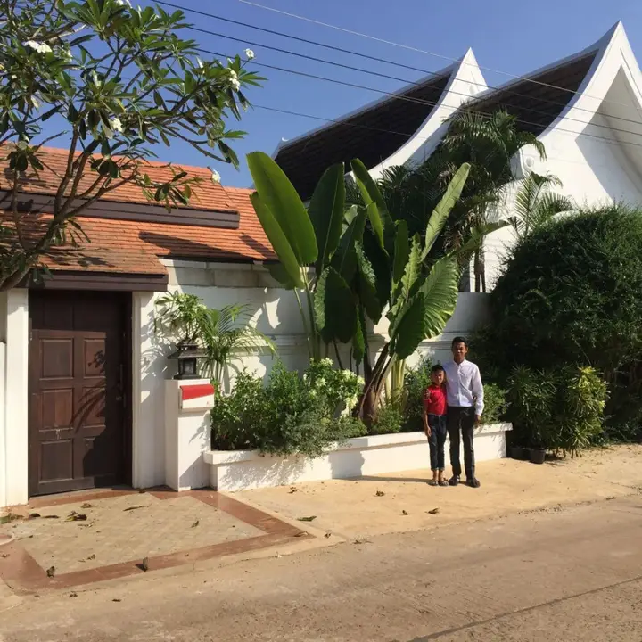 Сисакет: The White Elephant House