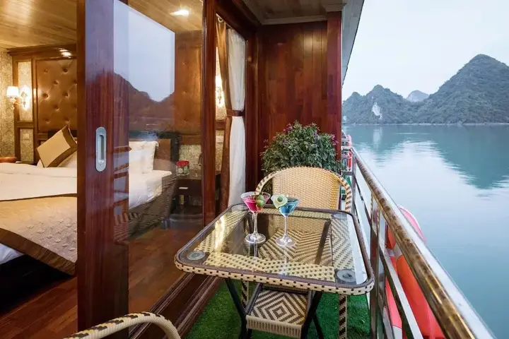 Халонг: Halong Camellia Cruise