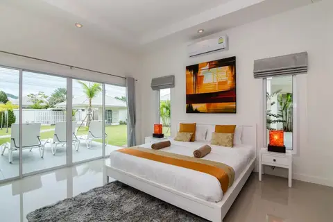 Hua Hin Pool Villa with 4 Bedrooms L50 — фото 1