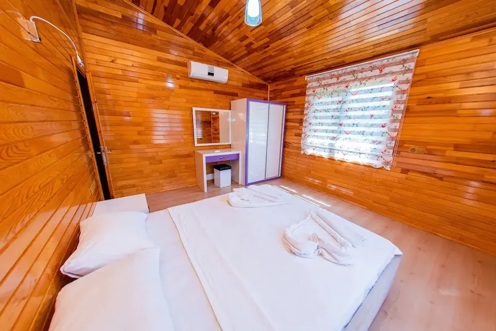 Чиралы: Ikiz Villas