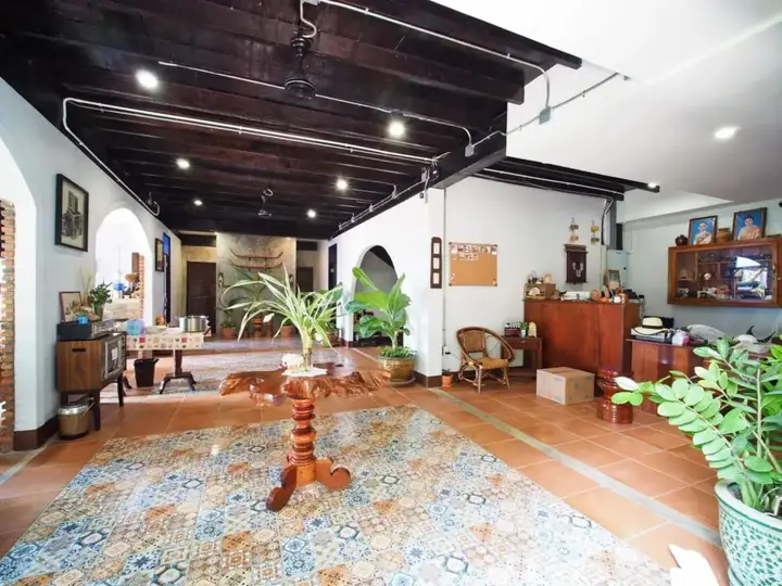 Нан: Proud nan cottage