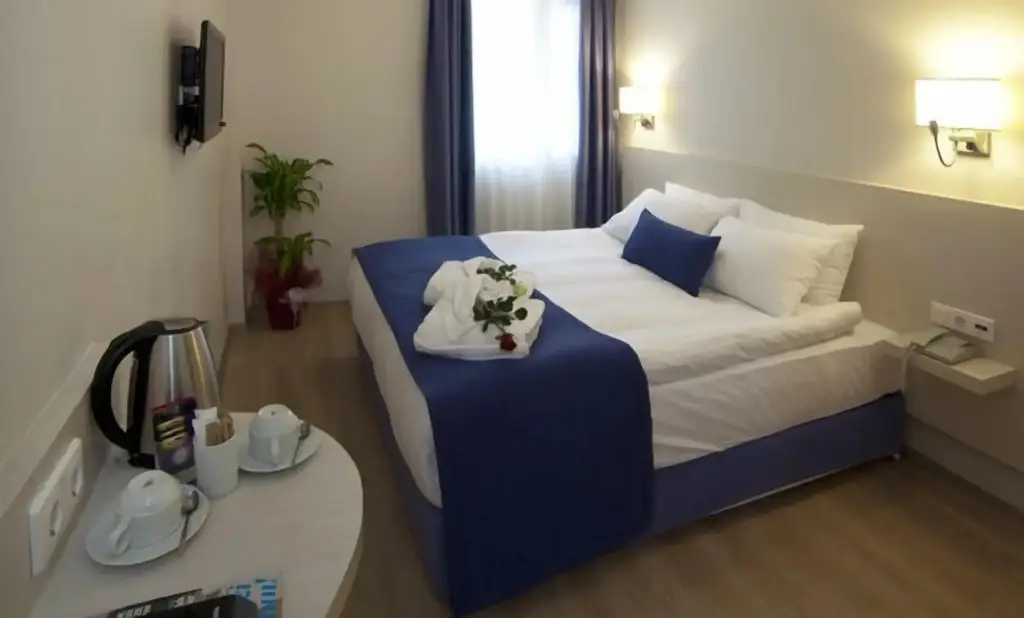 Измир: Walk In Hotel