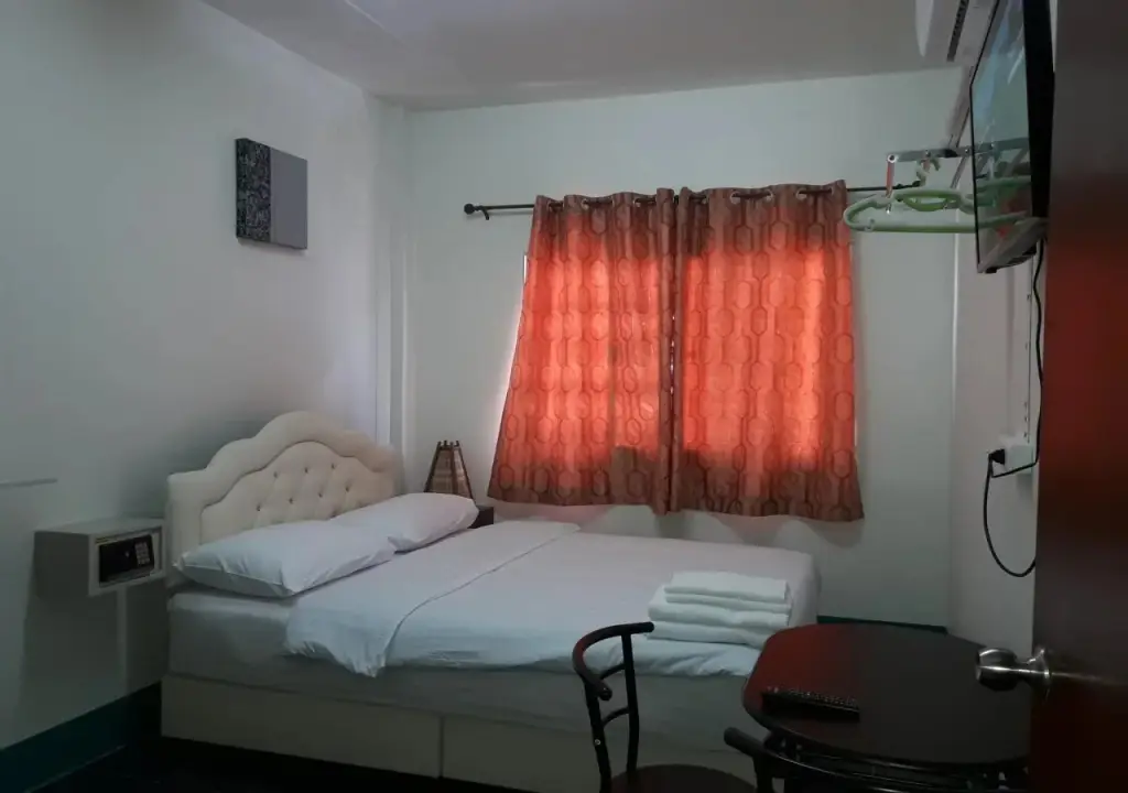 Муанг: Chinn House