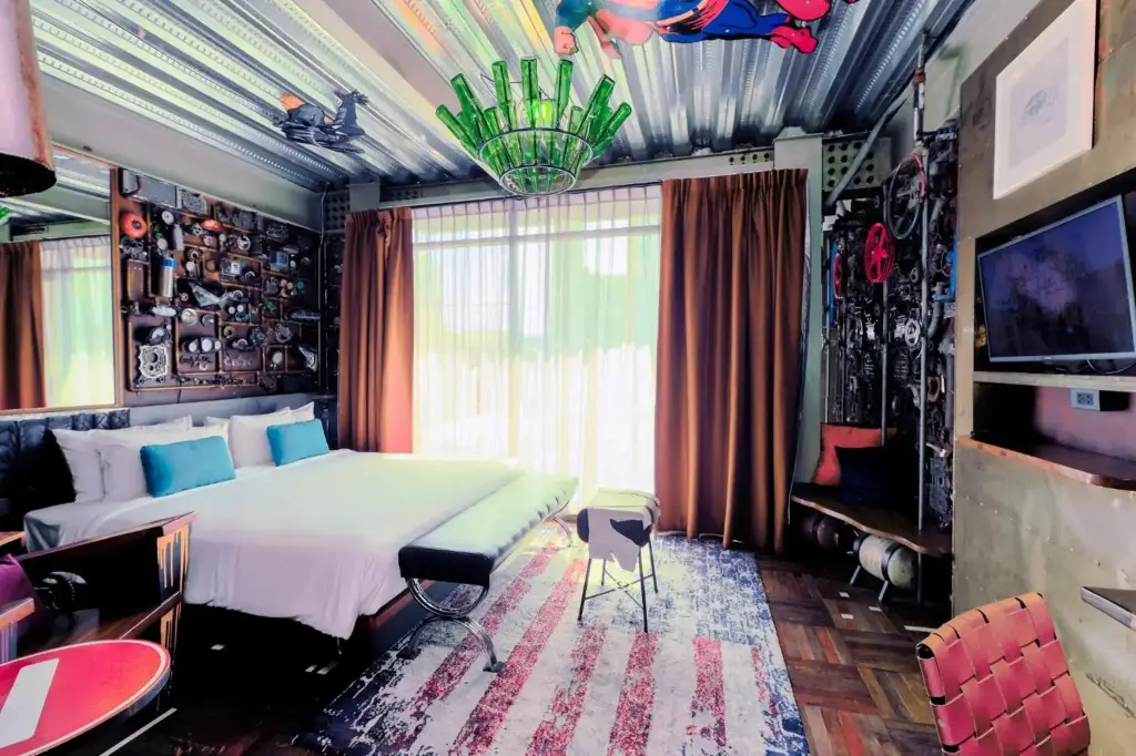 Бангкок: MeStyle Garage Hotel