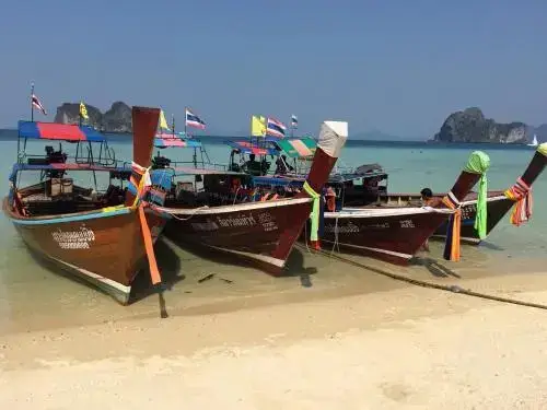 главный пляж: Koh Ngai Camping Restaurant