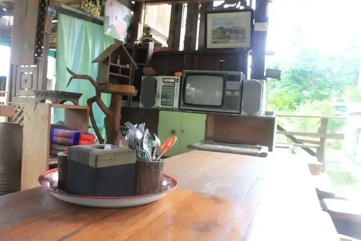 Соп-Поэнг: Chiangdao Wood House Homestay