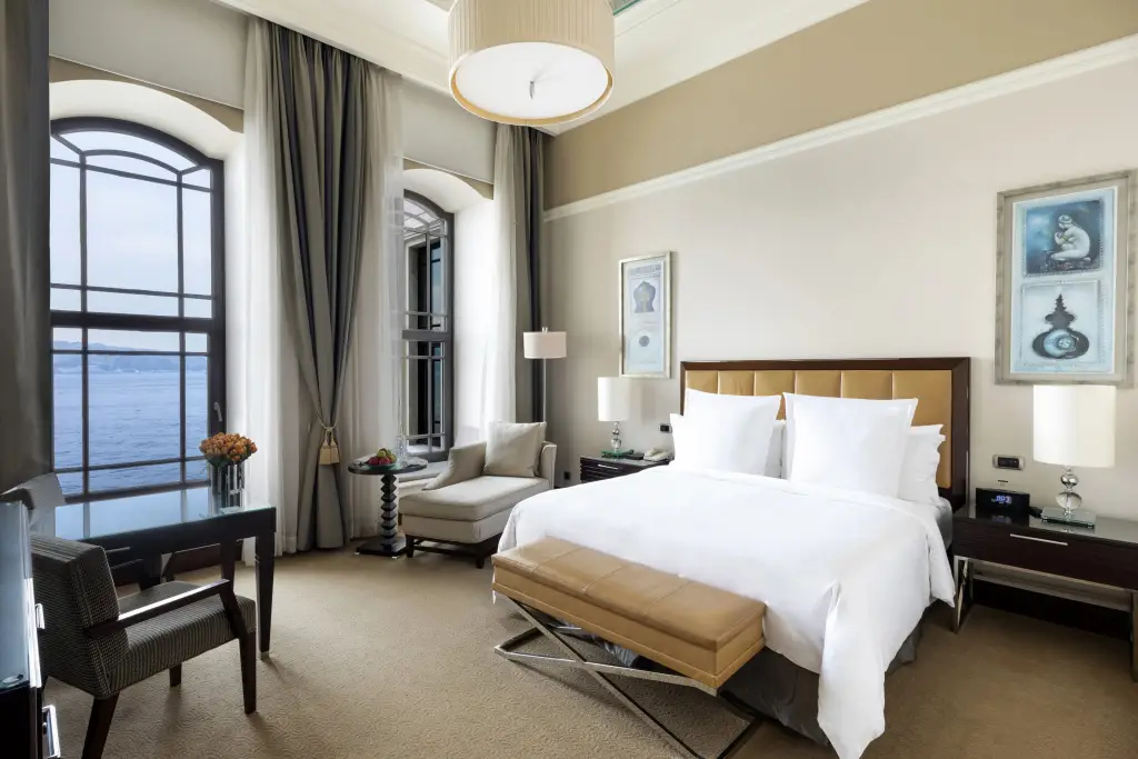 Стамбул: Four Seasons Hotel Istanbul at the Bosphorus