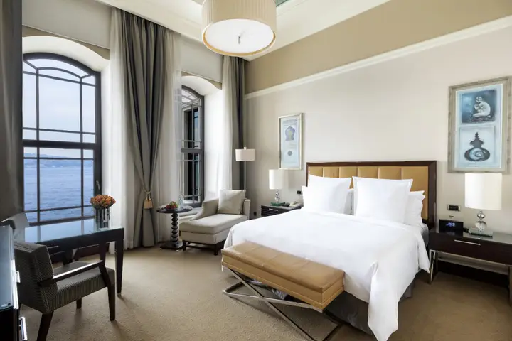 Стамбул: Four Seasons Hotel Istanbul at the Bosphorus