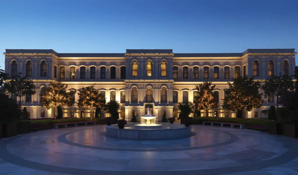 Four Seasons Hotel Istanbul at the Bosphorus — фото 1