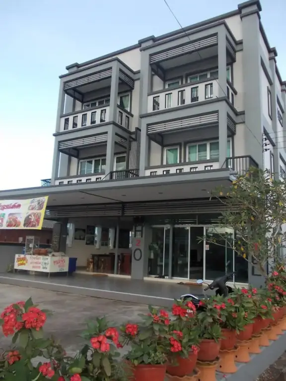 Пан Ко: H2O Hotel