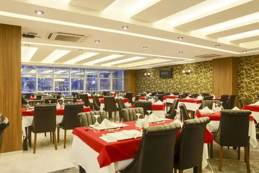 Inegol Royal Hotel — фото 1