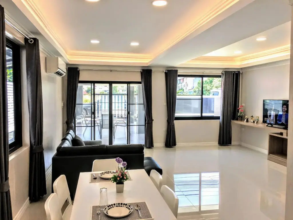 Хуахин: Ban Sasithorn Huahin
