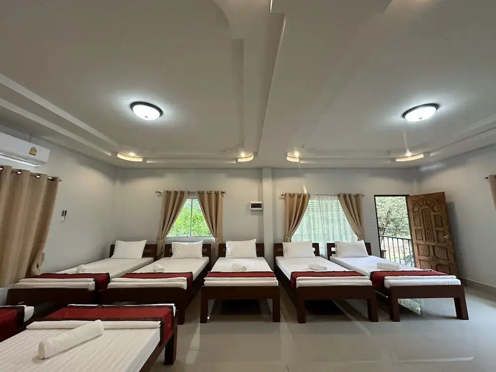 Хуай-Нам-Кхао: Brown Andaman Krabi resort and cafe