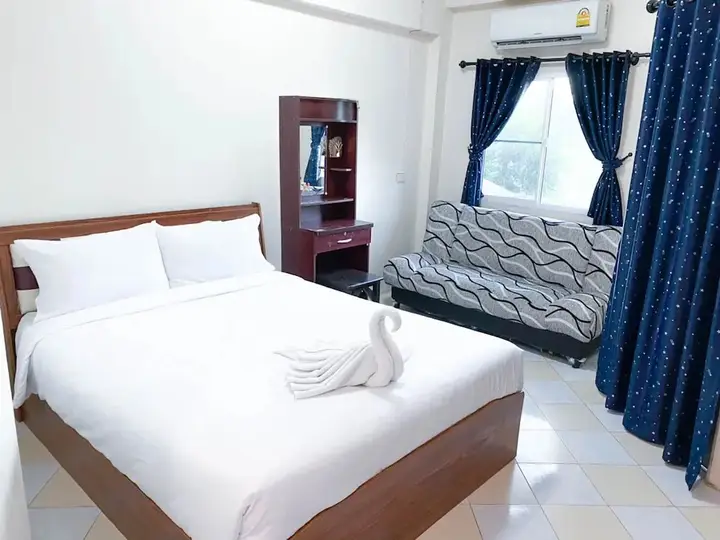 Рои Эт: Orchid Apartment