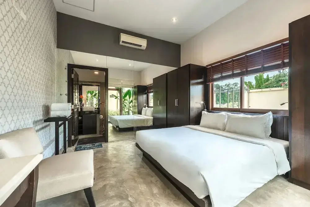 Пхукет: Private 6BR Tropical Estate near Nai Harn Beach